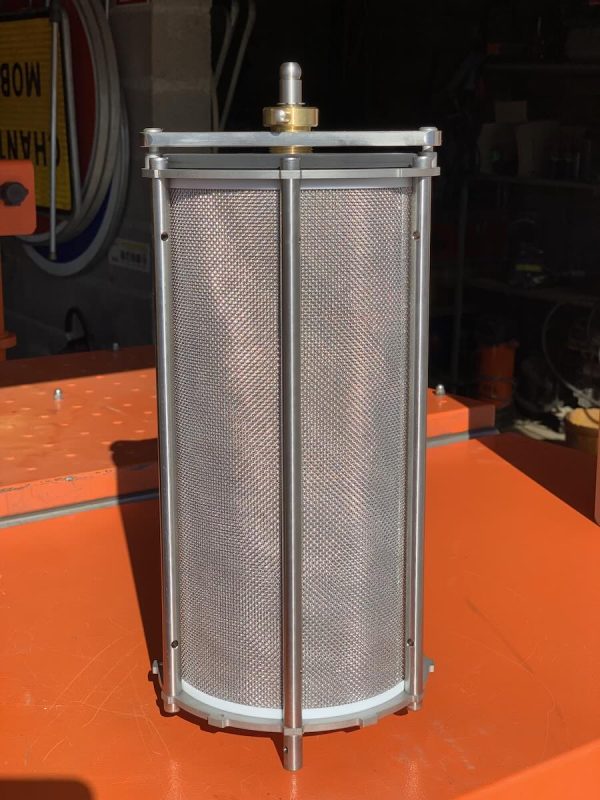 Tambour de lavage avec un couvercle fixé.